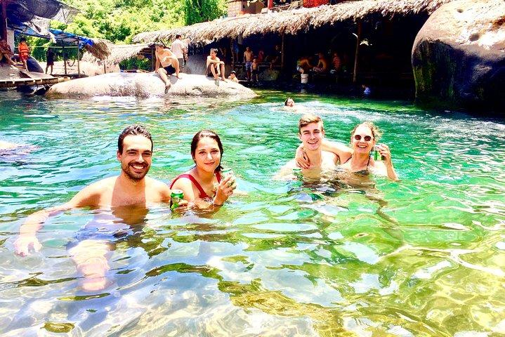 PRIVATE JEEP TOUR : フエからホイアン、ハイヴァン峠経由でダナンへ