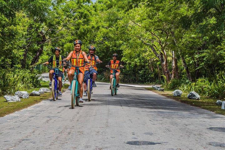 E-Bike Abenteuer in Cozumel - West Side Ride N' Snorkel