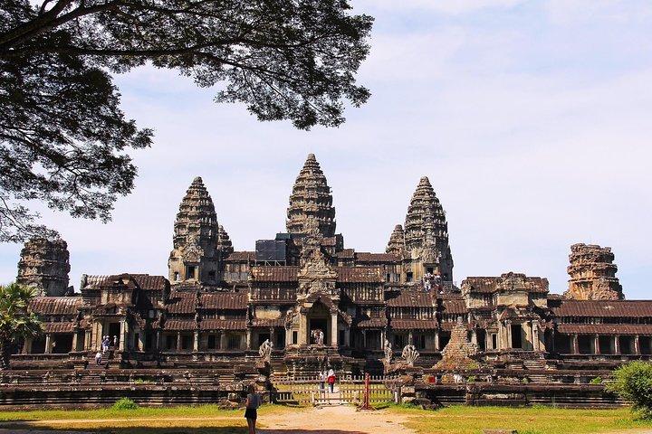 Sunrise Small Group Angkor Wat Private Tour