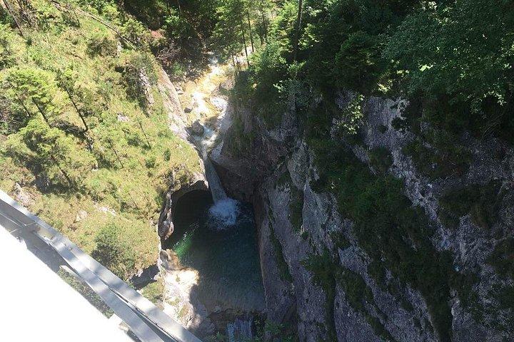 ミュンヘン発ノイシュヴァンシュタイン城とリンダーホーフ宮殿の日帰り旅行