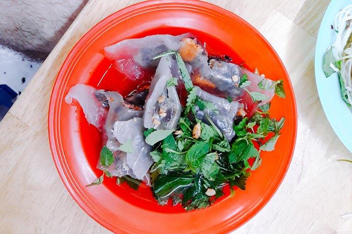 本物の食通と行く小グループハノイストリートフードツアー