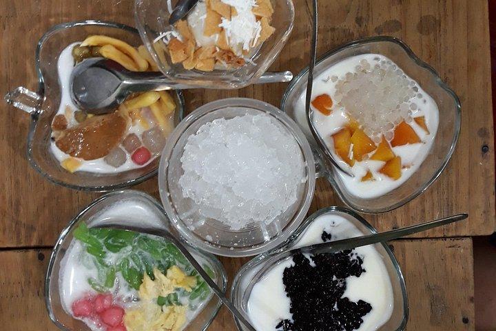 本物の食通と行く小グループハノイストリートフードツアー