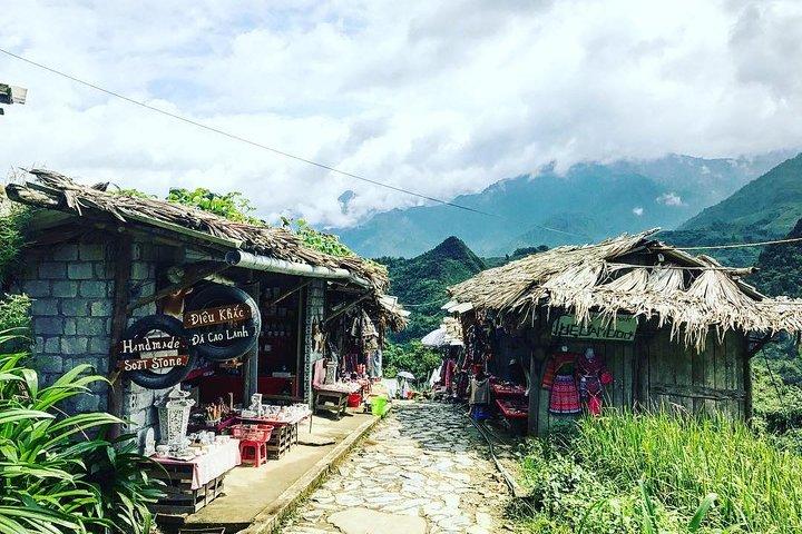 Private Sapa tour 3 days transfer from Hanoi by limousine overnight 3 star hotel