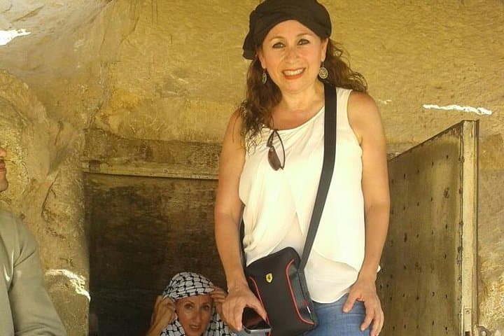 8-Hour Private Guided Tour to Giza Pyramids Memphis and Saqqara from Cairo