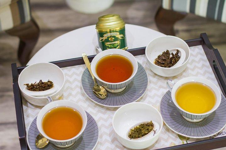 Teeverkostung in Indiens ältester Teeboutique: Sancha Tea Boutique