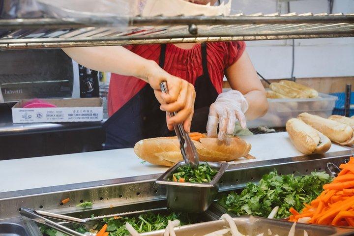 モントリオールのチャイナタウンの表面下：ガイド付き食べ歩きツアー