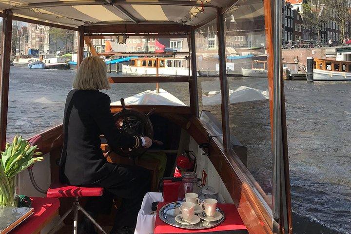 Privé rondvaart op kleine historische boot