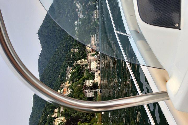 Lake Como : 2h Small-Group Boat Tour with Prosecco & Villas
