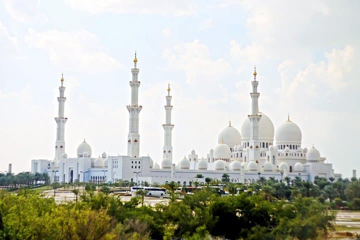 Sheikh Zayed Grand Mosque Tour From Dubai