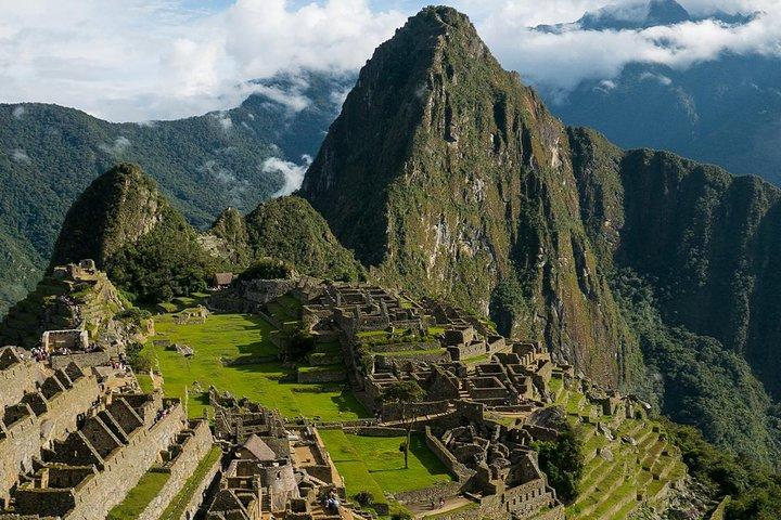 Machu Picchu e Rainbow Mountain Caminhada de Cusco 2-Day