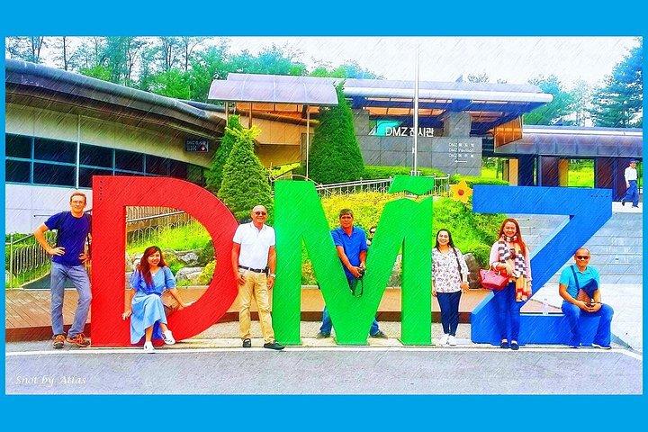 Small group DMZ + Suspension bridge {100% private - no shopping}