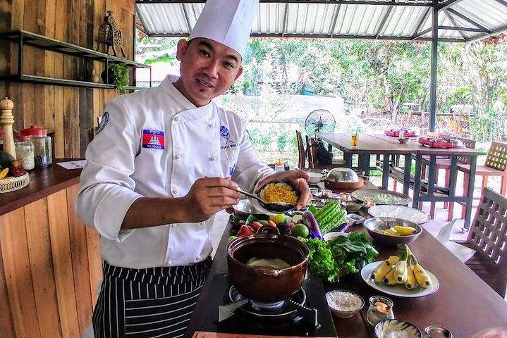 Lezione di cucina cambogiana a Siem Reap con uno chef professionista