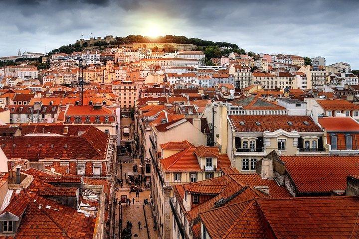 Private Premium Car Transfer van Porto naar Lissabon met 2 uur sightseeing