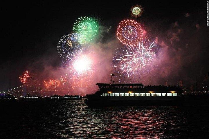 Bosphorus New Year's Eve dinner cruise & party, Istanbul 2027