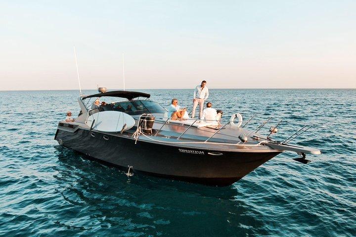 3-stündige private Yachtkreuzfahrt in Cabo Als ob Sie an Bord Ihrer eigenen privaten Yacht wären