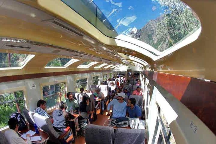 列車で行く究極のマチュピチュ1日アドベンチャー