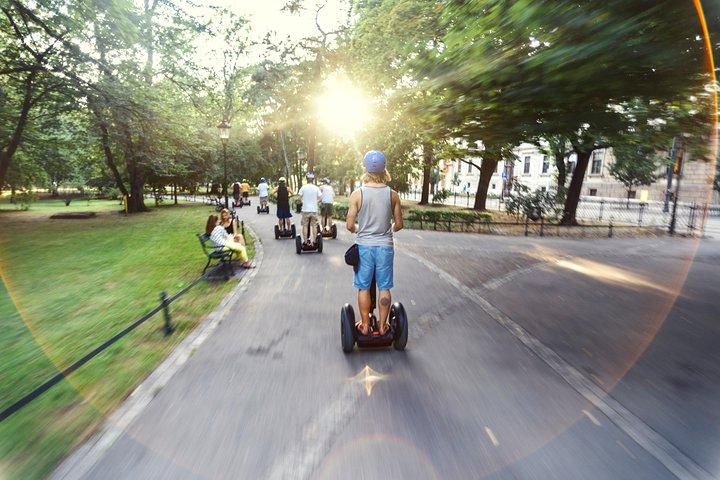 夜のグダニスク：1.5時間のセグウェイツアー