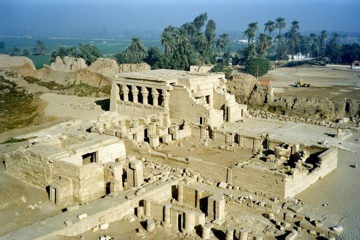 Tour naar de tempels van Dendera en Abydos vanuit Luxor