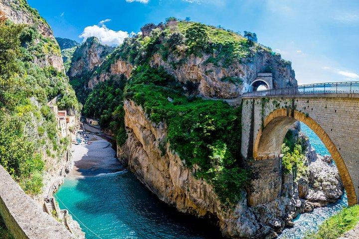 Desde Sorrento : Tour de día completo por Positano, Amalfi y Ravello
