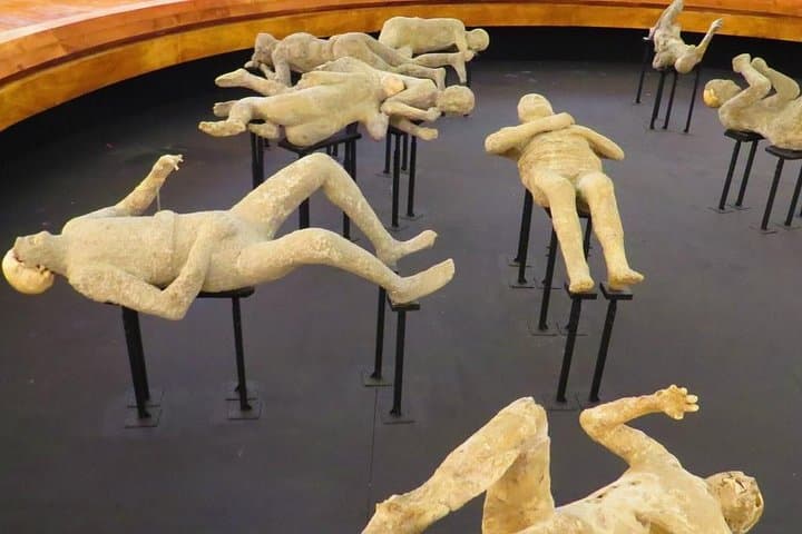 Skip the Line Full day Tour of Pompeii through the Ancient Domus