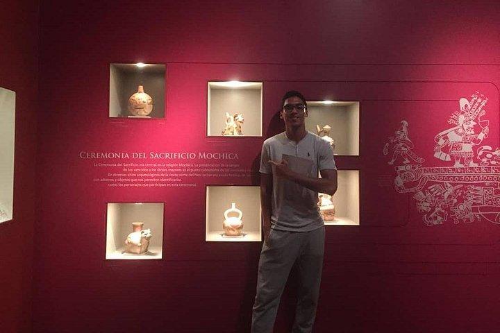 半日市内観光リマ+美術館Larco Herrera