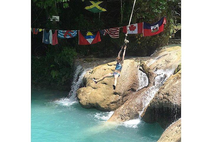 Combo Ultimate Dunns River Falls & Blue Hole (visite privée)