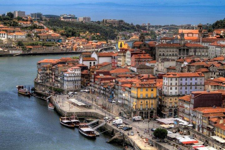 Privat tur fra Lissabon til Porto + valgfri portvinsmagning.