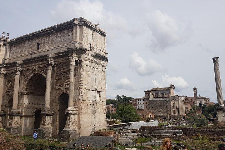 フォロロマーノとインペリアルフォーラム - 古代ローマの中心部への旅