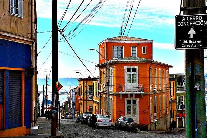 Zwischenstopp-Tour von Viña del Mar und Valparaiso vom internationalen Flughafen von Santiago