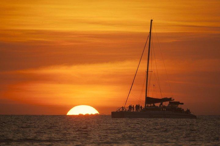 Croisière au coucher du soleil en catamaran au départ de Tamarindo ou Playas del Coco