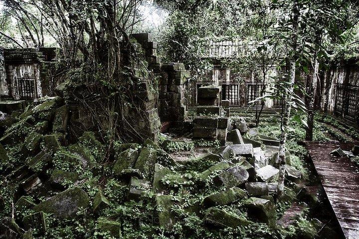 2日間のプライベートツアーでアンコールワット、ベンメリア寺院、水上村を探索