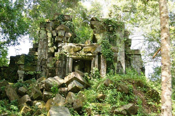 終日探検ベンメリア寺院とKoh Kerプライベート体験