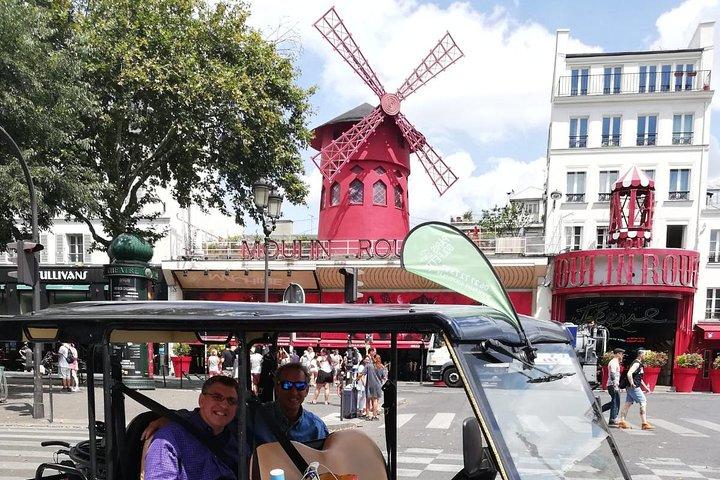 Discover Paris in electric golf carts