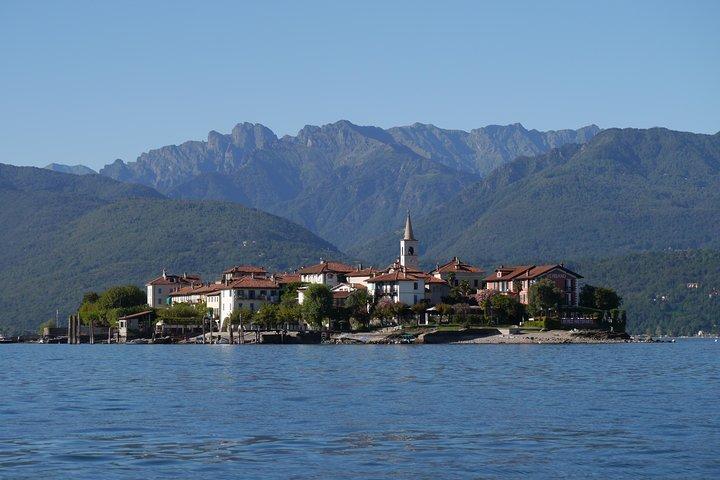 Tour en bateau lent pour petits groupes avec apéritif sur le lac Majeur