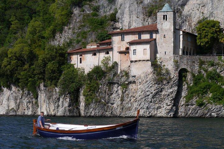 Tour en bateau lent pour petits groupes avec apéritif sur le lac Majeur