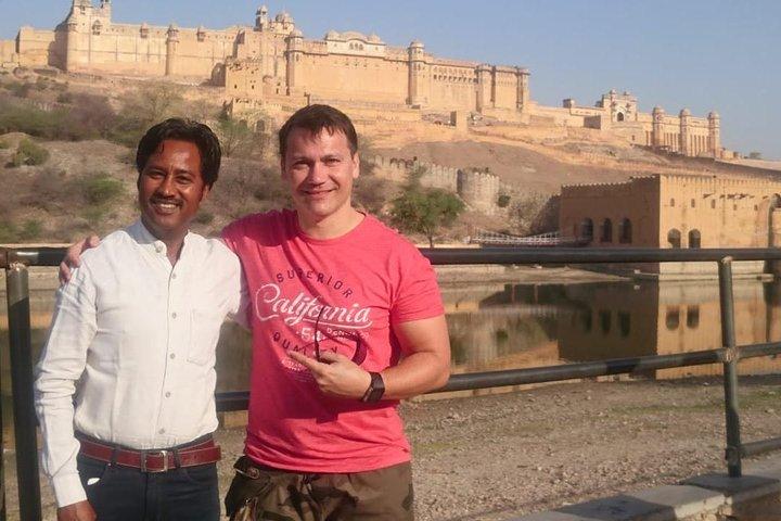 Private Ganztagestour nach Jaipur mit lizenziertem Guide