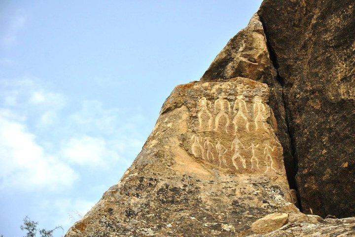 4-daagse tour: ophalen van de luchthaven + oude stad + nachttour + dagtocht Baku + Gabala