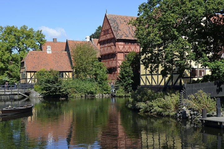 Tour privado a pie por Aarhus con un local