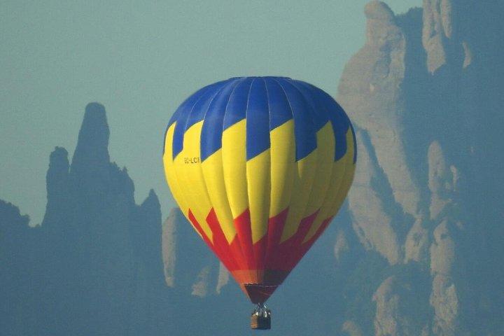 Volo in mongolfiera Montserrat da Barcellona
