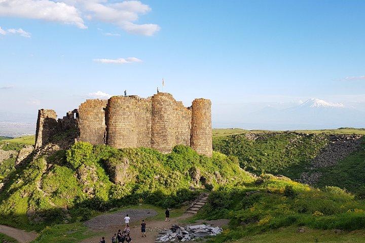 Tagesausflug nach: Kasakh Canyon und Amberd Fortress