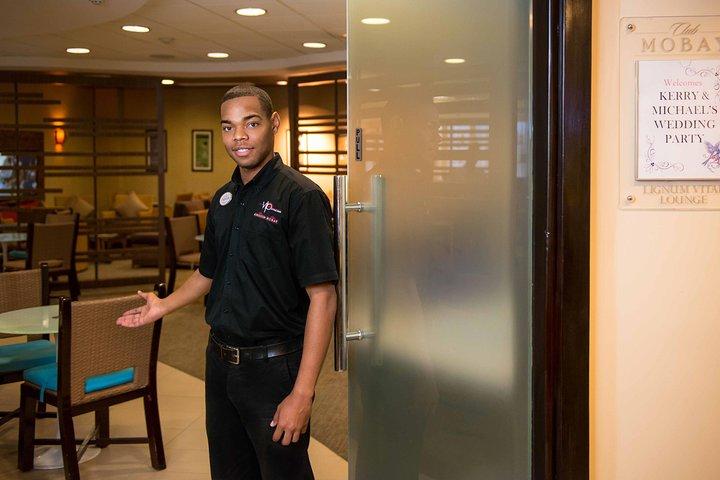 Forfait Premier Classe Salon, Fast Track & A/R Transport privé à l'aéroport