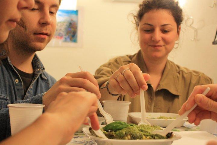 Rondreizend diner in de oude stad