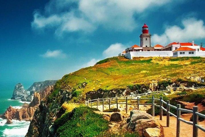 リスボン、シントラ、カスカイス、エストリル、オビドス、ナザレ、ファチマの3泊のプライベートツアー