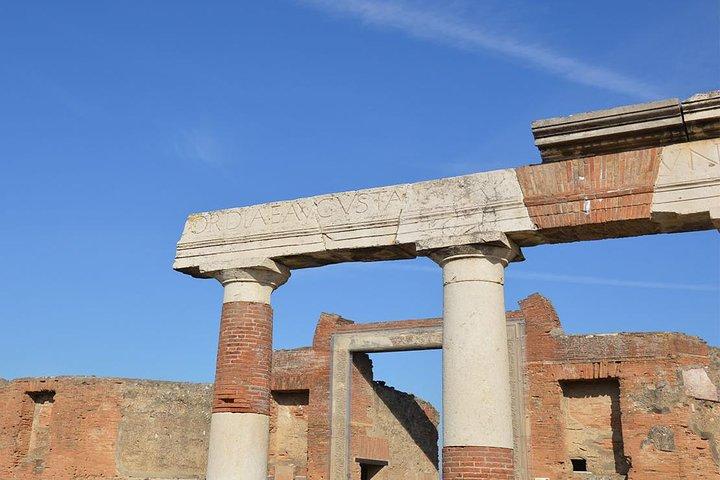Pompeya antigua por la tarde