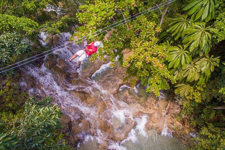 Excursion d'aventure de Dunn's River Falls et Tyrolienne (Over the Falls) d'Ocho Rios