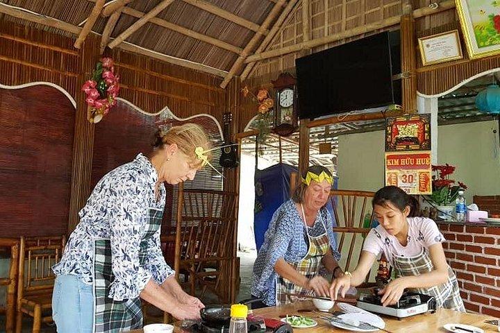 ホイアンバンコク漕ぎ、地元の市場＆ボート旅行でのECoクッキングクラス