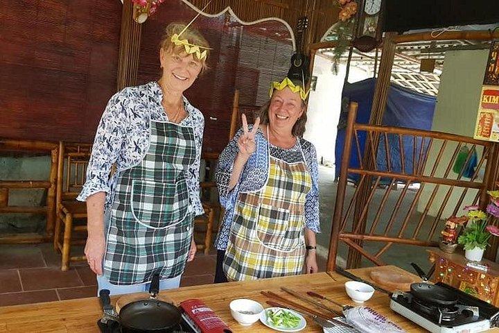 ホイアンバンコク漕ぎ、地元の市場＆ボート旅行でのECoクッキングクラス
