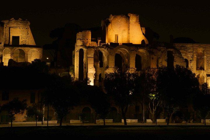 ローマの夕暮れから夜明けまでユニークなフォトツアーとワークショップ