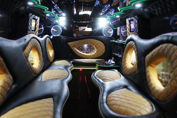 1 uur Praagse feest Hummer Limousine-rit