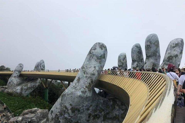 GOLDEN BRIDGE、CHAN MAYまたはTIEN SA港からの大理石山脈への小旅行